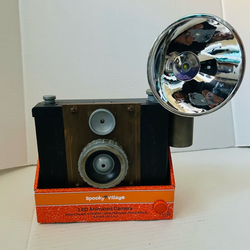 Spooky Village LED Animated Halloween Camera Motion Sensor Activation Pop-Up NEW